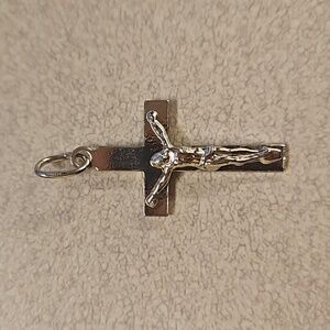 65. 925 Sterling Silver Jesus Cross.